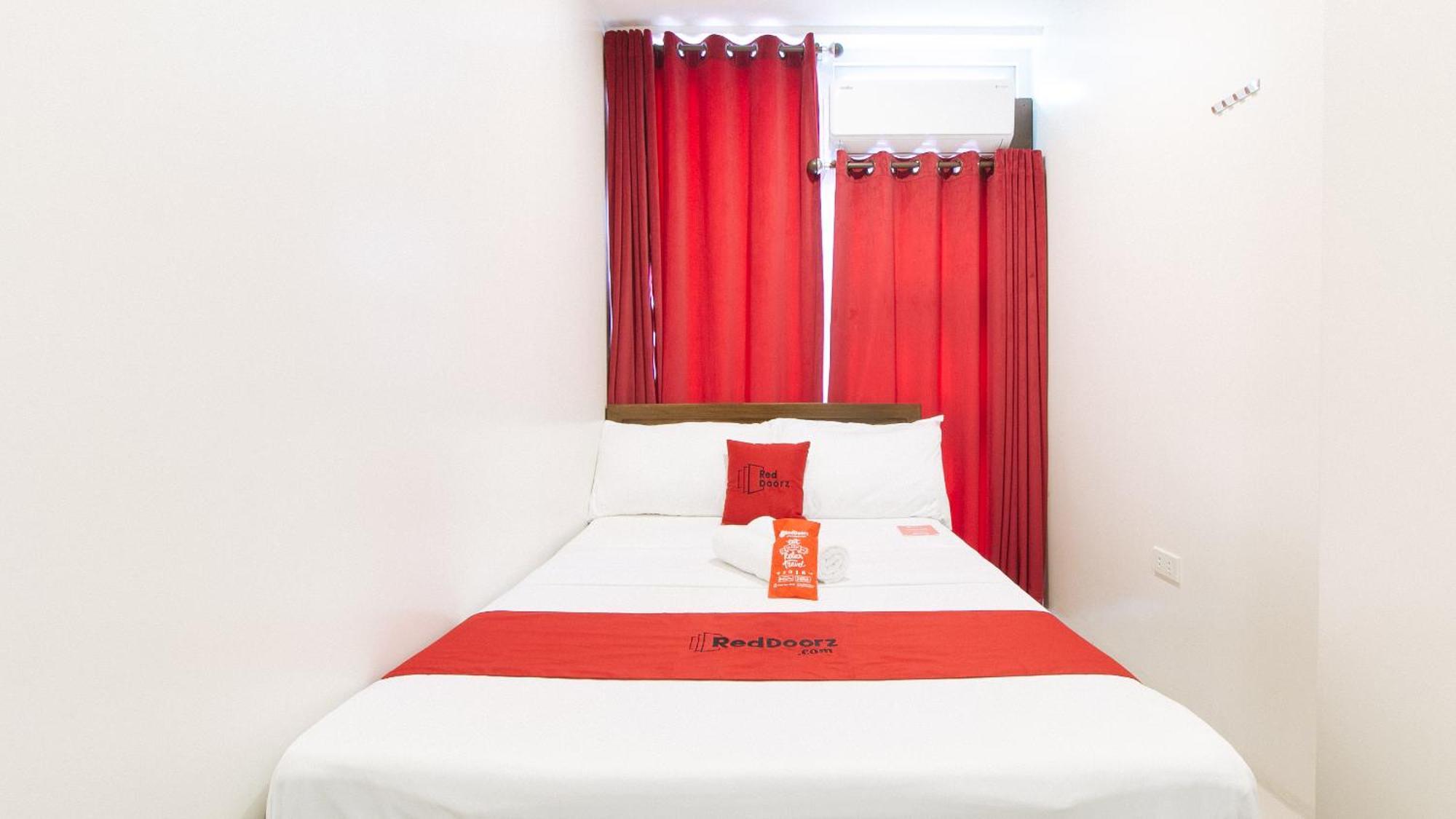 Reddoorz Near Fernwoods Garden Кесон-Сити Экстерьер фото