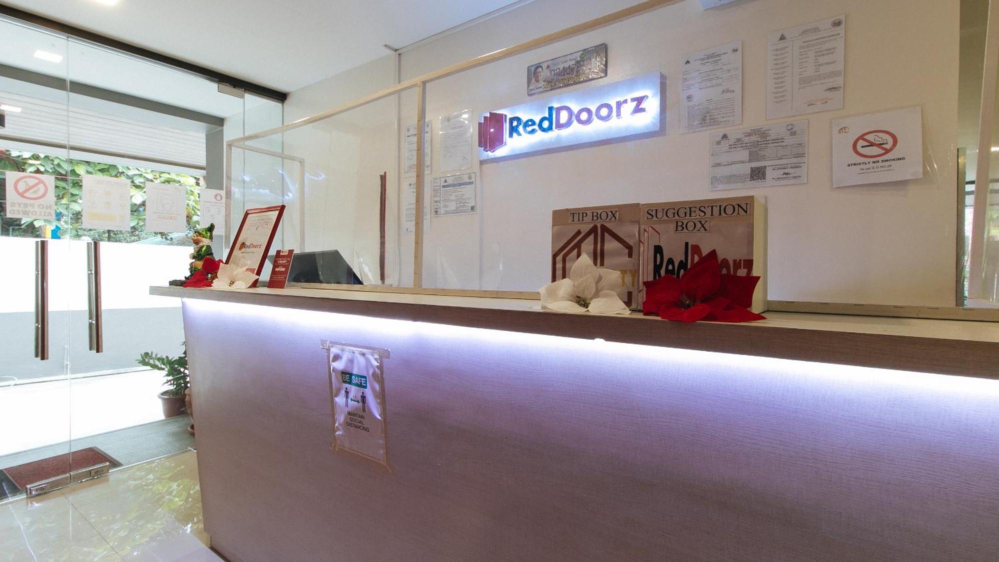 Reddoorz Near Fernwoods Garden Кесон-Сити Экстерьер фото